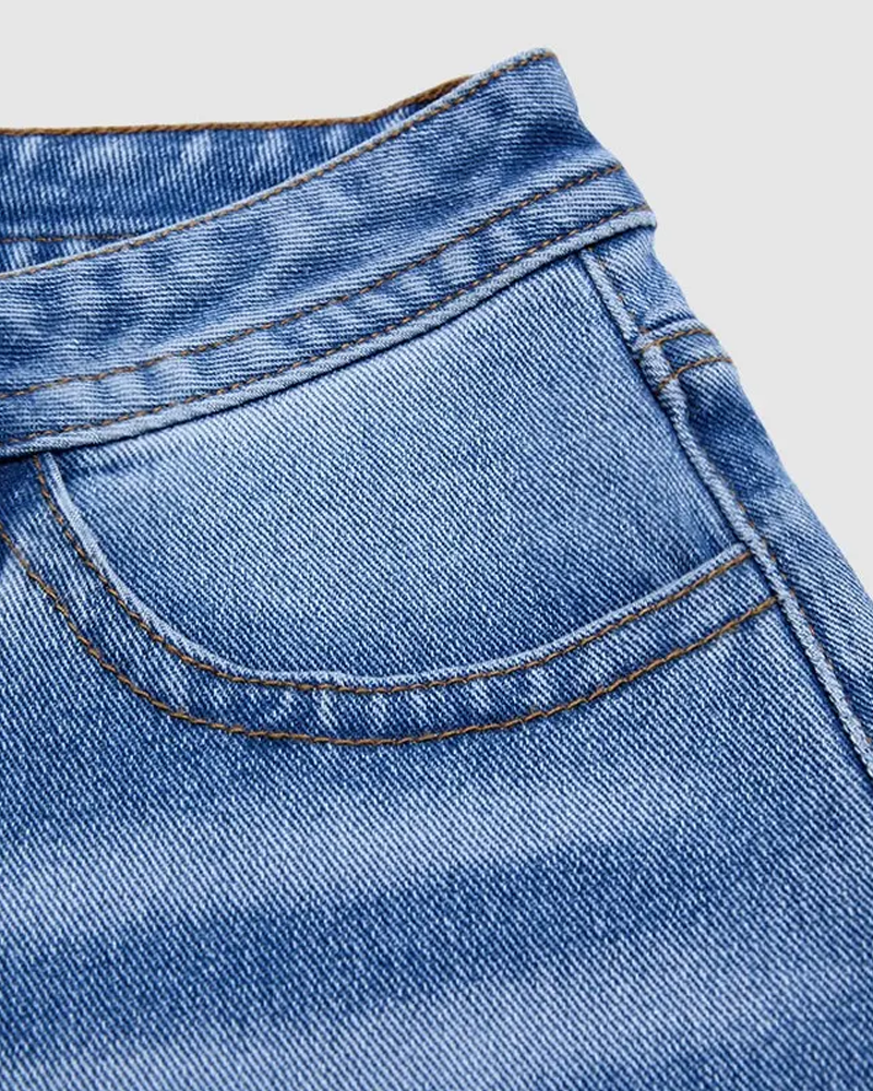 Seaming Detail Mid Waist Straight Leg Crop Jeans